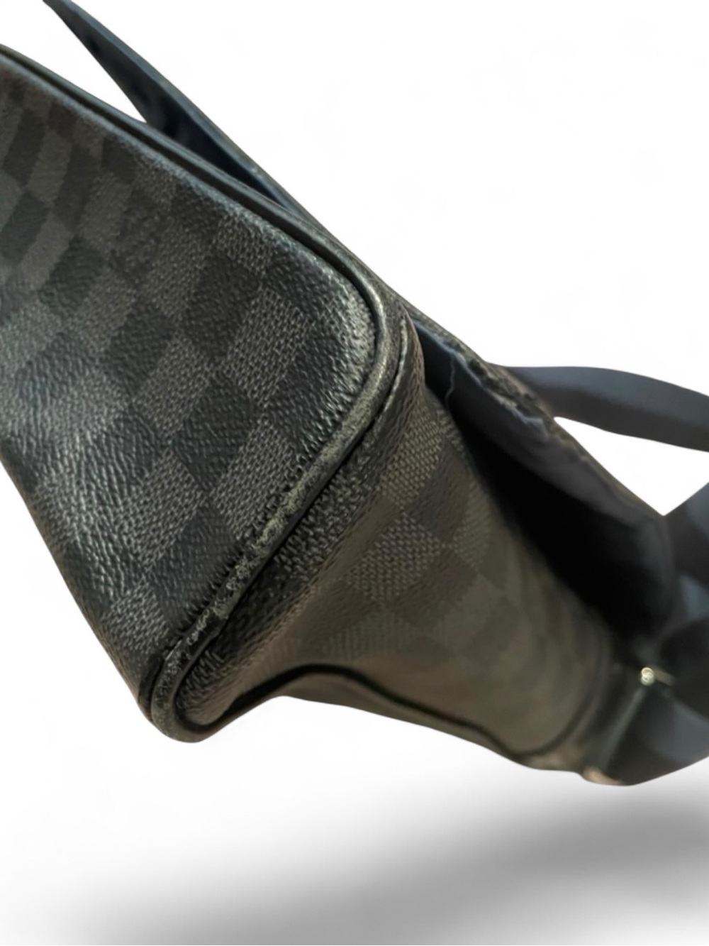 ✨💎LOUIS VUITTON💎✨ Damier Graphite & Blue Messenger Bag - Picture 4 of 14